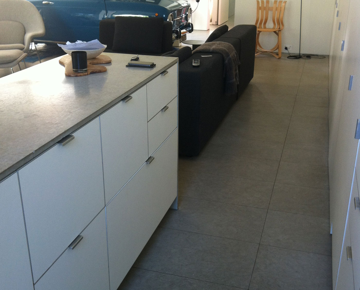 Gris Blue Honed Limestone courtesy of Chris Connell Architects